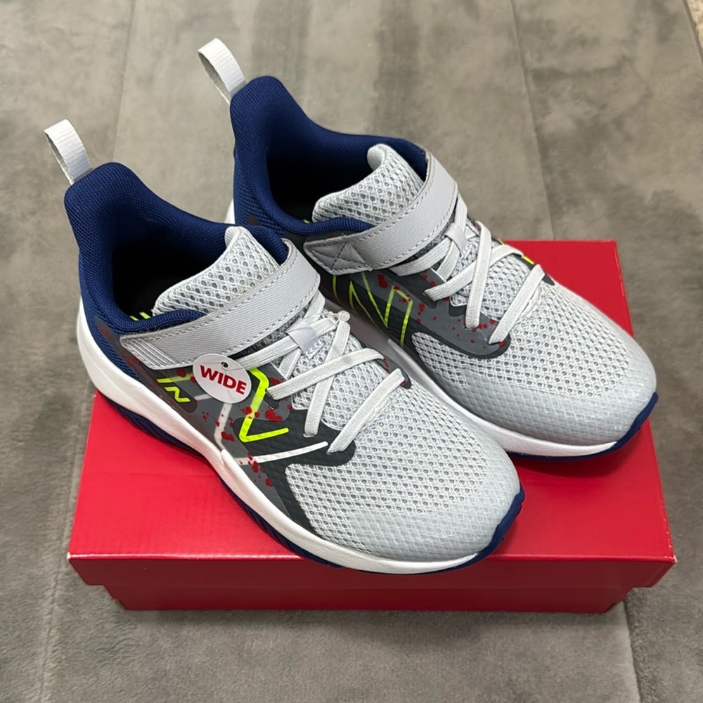 New Balance Rave Run v2 Bungee Lace w Top Strap Granite/Inkwell/Pixel Green 2W